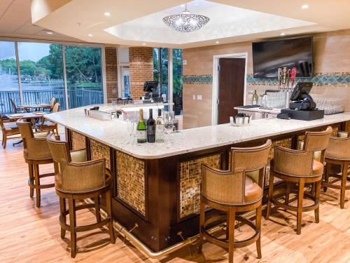 Loons-Nest-Bar-Grill-2020